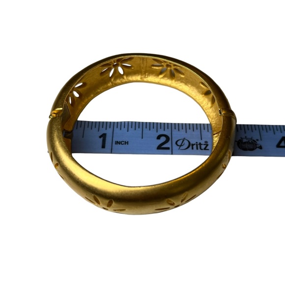 Liz Claiborne Gold Tone Bracelet - Picture 5 of 5